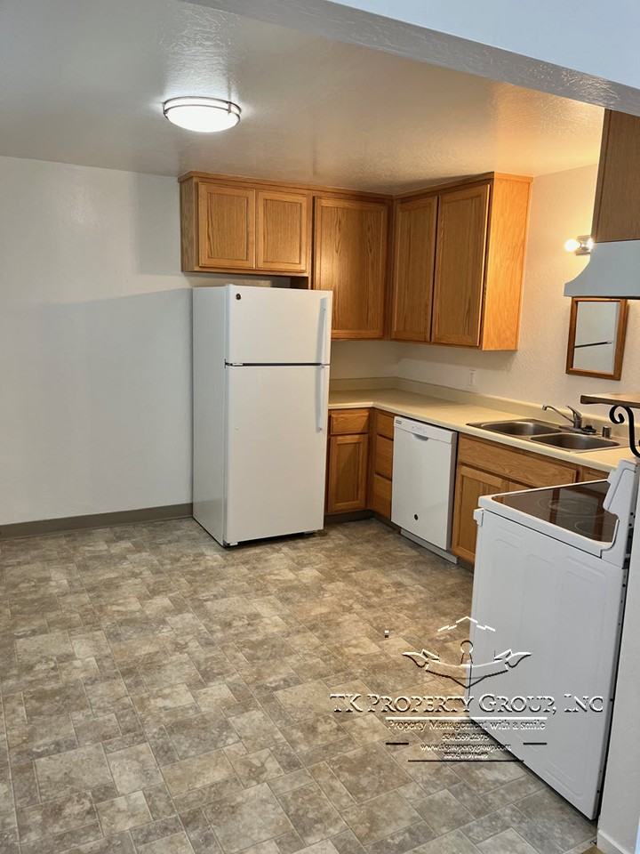 619 Kate Hayes Street - Photo 4 of 9