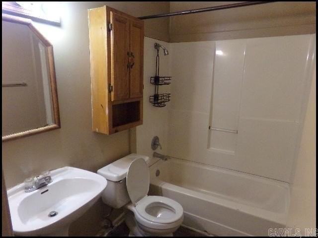 8 Utica Ln - Photo 7 of 14