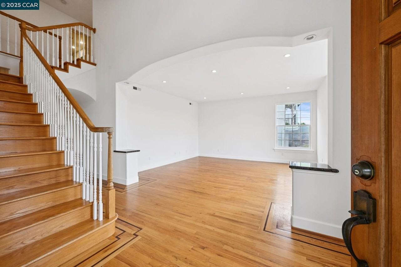 4132 Balfour Ave - Photo 3 of 31