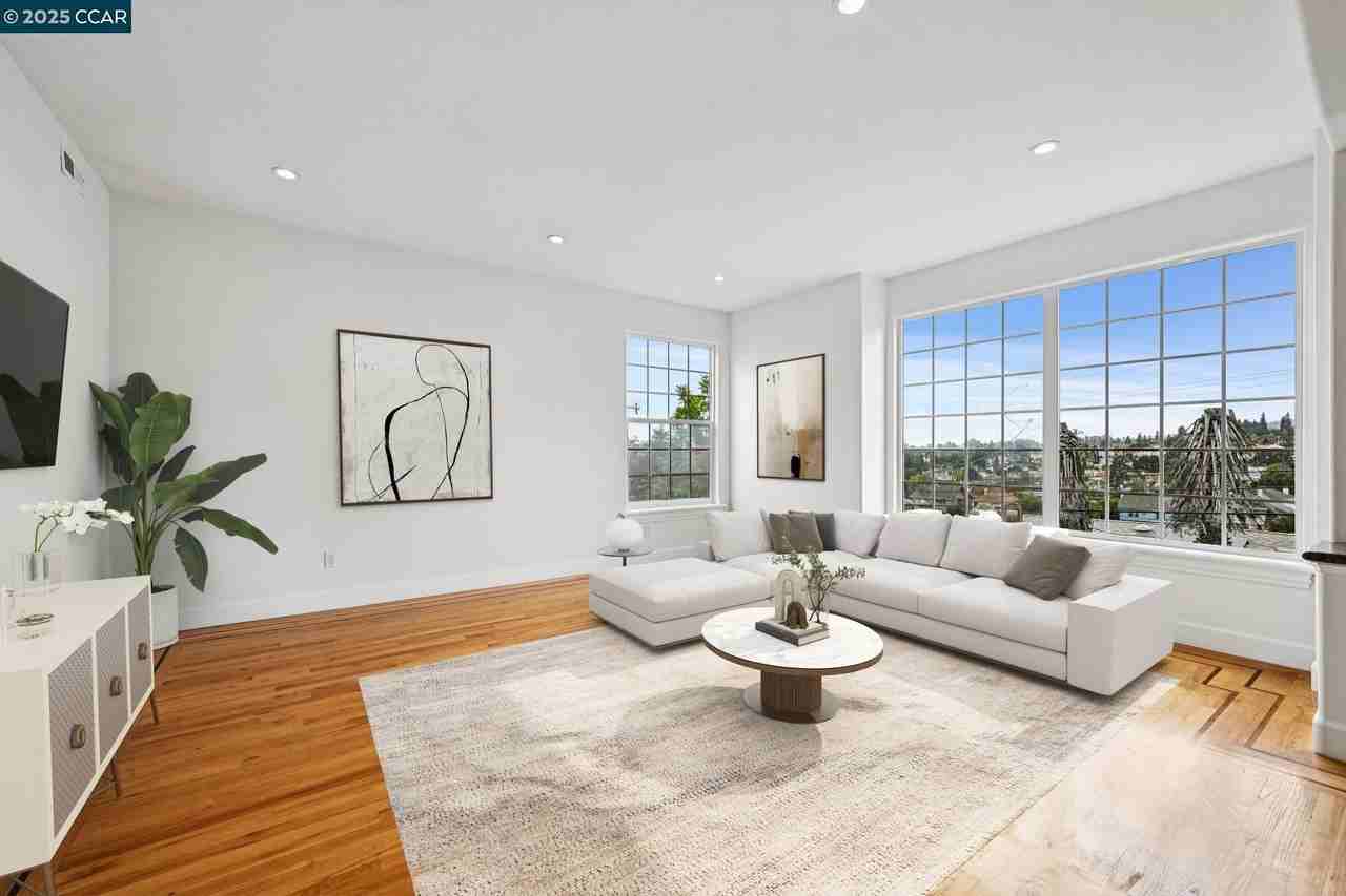 4132 Balfour Ave - Photo 4 of 31