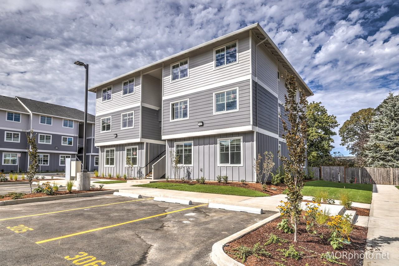 2560 Hawthorne St - Photo 2 of 24