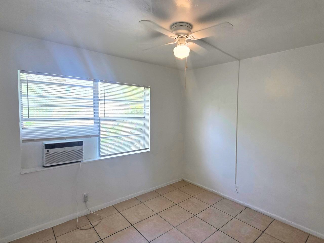 225 South B Street - Photo 6 of 18
