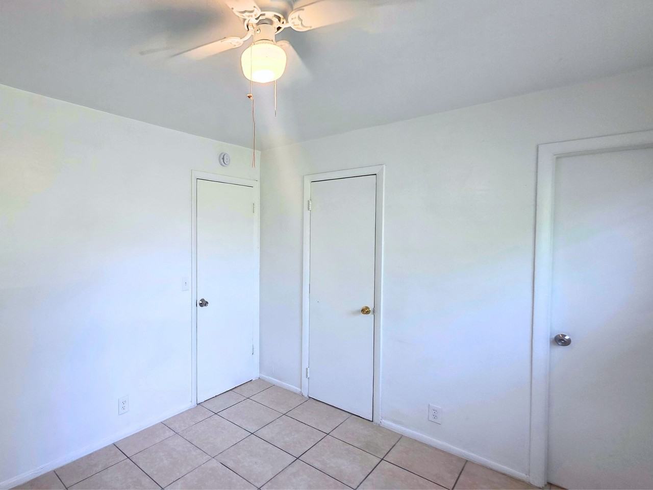 225 South B Street - Photo 7 of 18