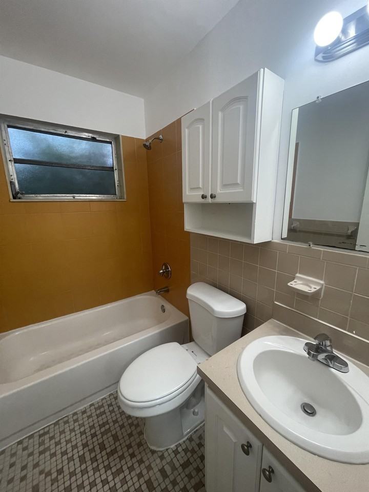 2847 Jackson Street - Photo 3 of 6