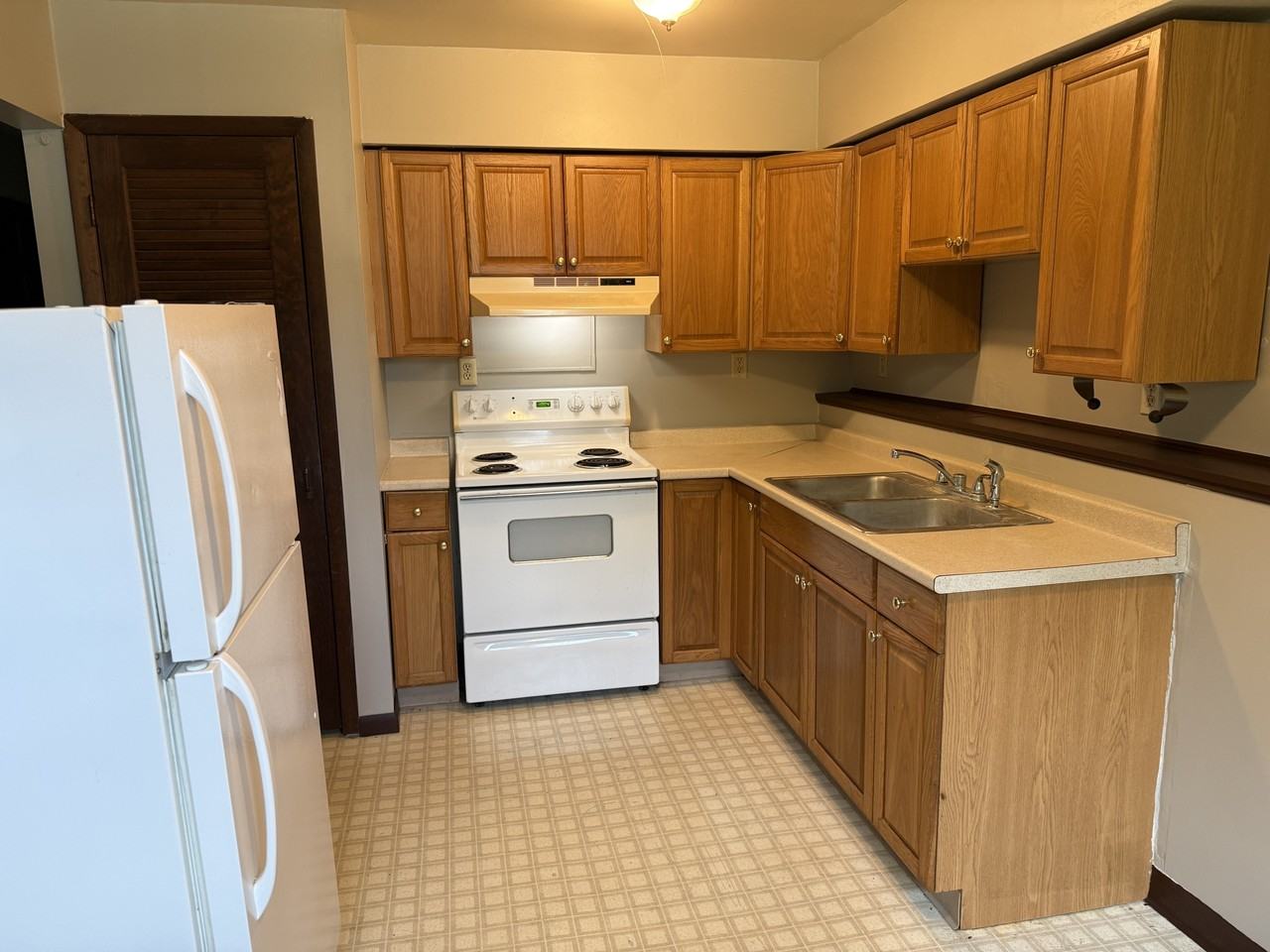 5828 East Bethany Leroy RD - Photo 3 of 7