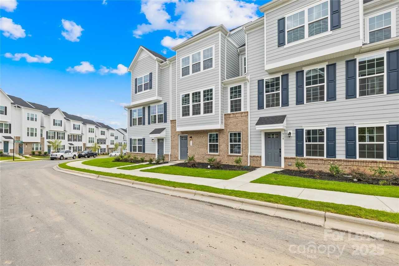 513 Bailey Mills Drive - Photo 2 of 26