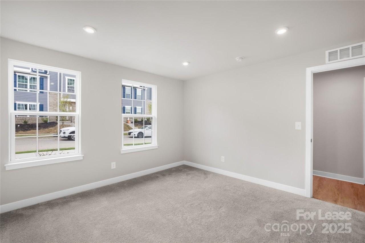 513 Bailey Mills Drive - Photo 4 of 26