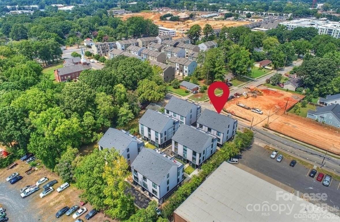 215 Freeland Ln - Photo 2 of 32