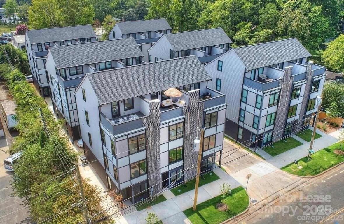 215 Freeland Ln - Photo 3 of 32