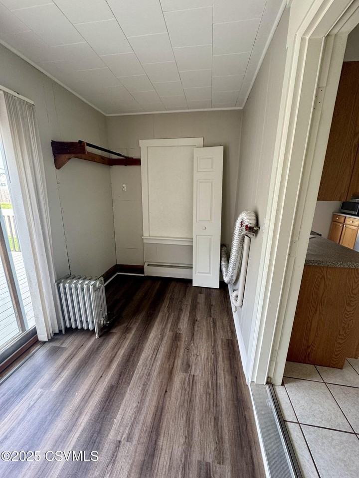 824 N Market St - Photo 4 of 16