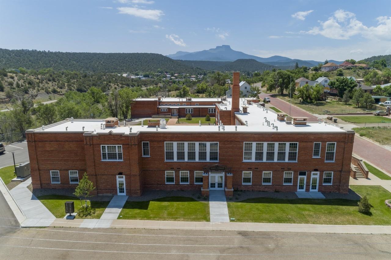 210 East Street - Photo 6 of 20