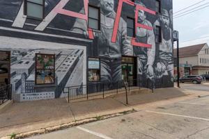 featured image of 220 W 2nd St