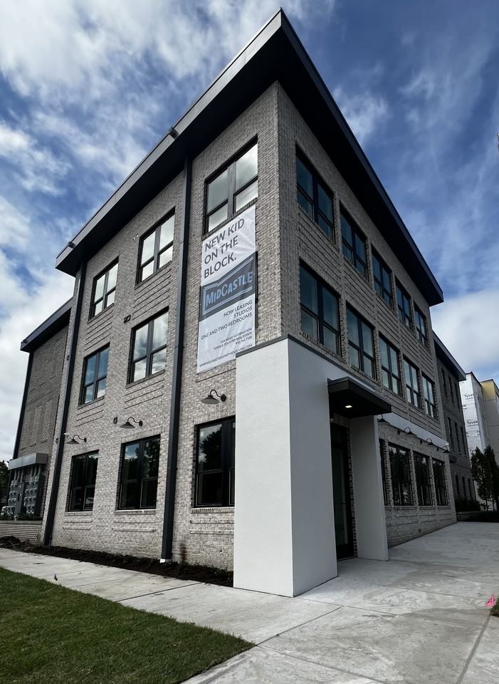 1124 Castle Street - Photo 3 of 9