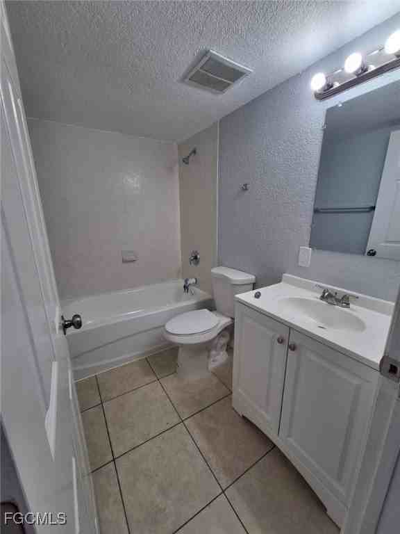 2575 2nd St - Photo 7 of 8