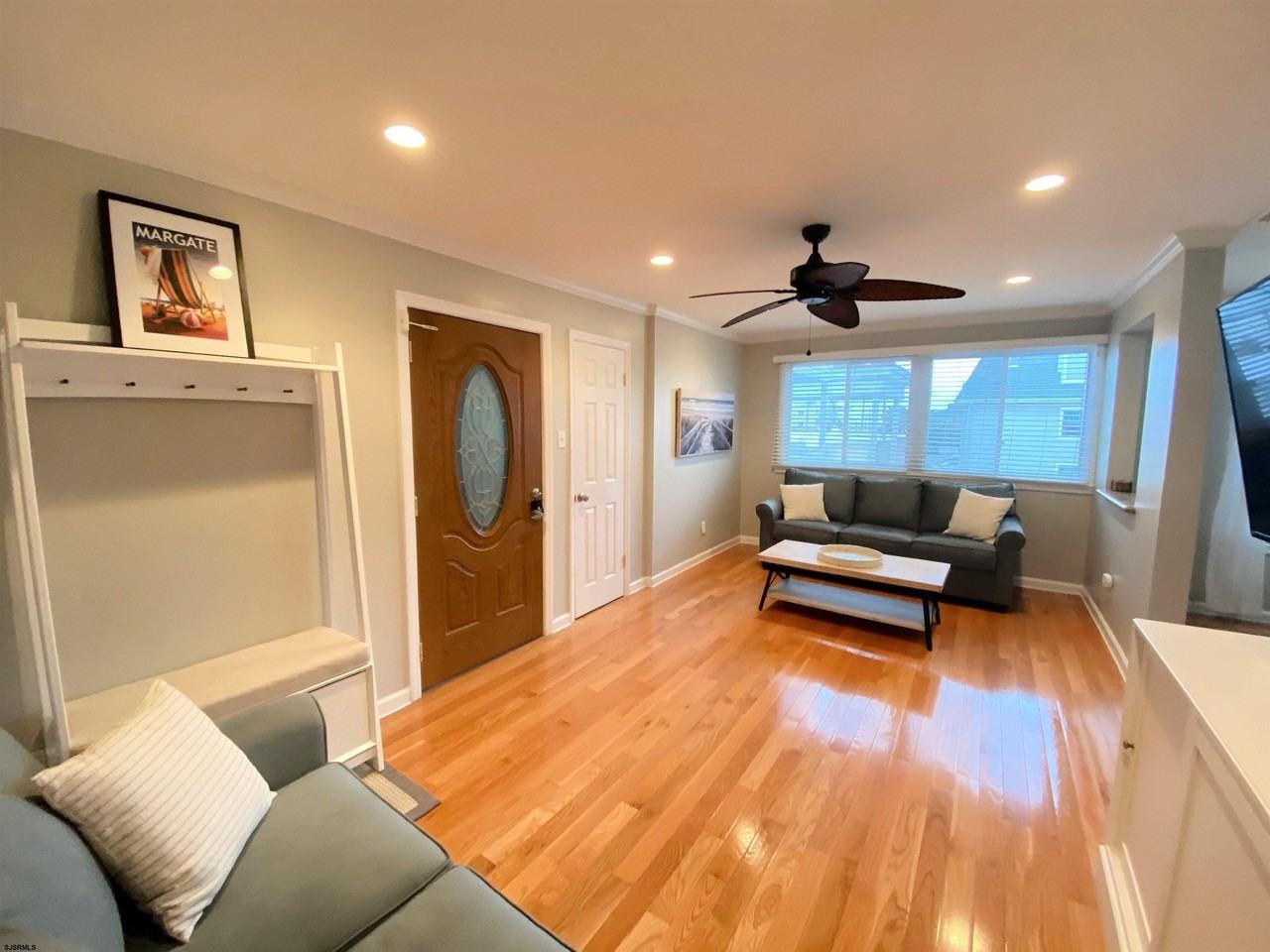 22 S Washington Ave #5 - Photo 3 of 14