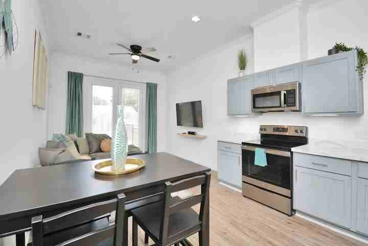 Real St - Photo 2 of 18