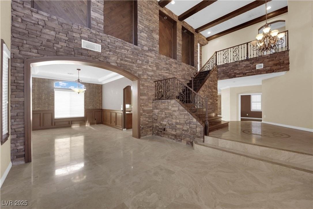 10057 Portula Valley St - Photo 5 of 50