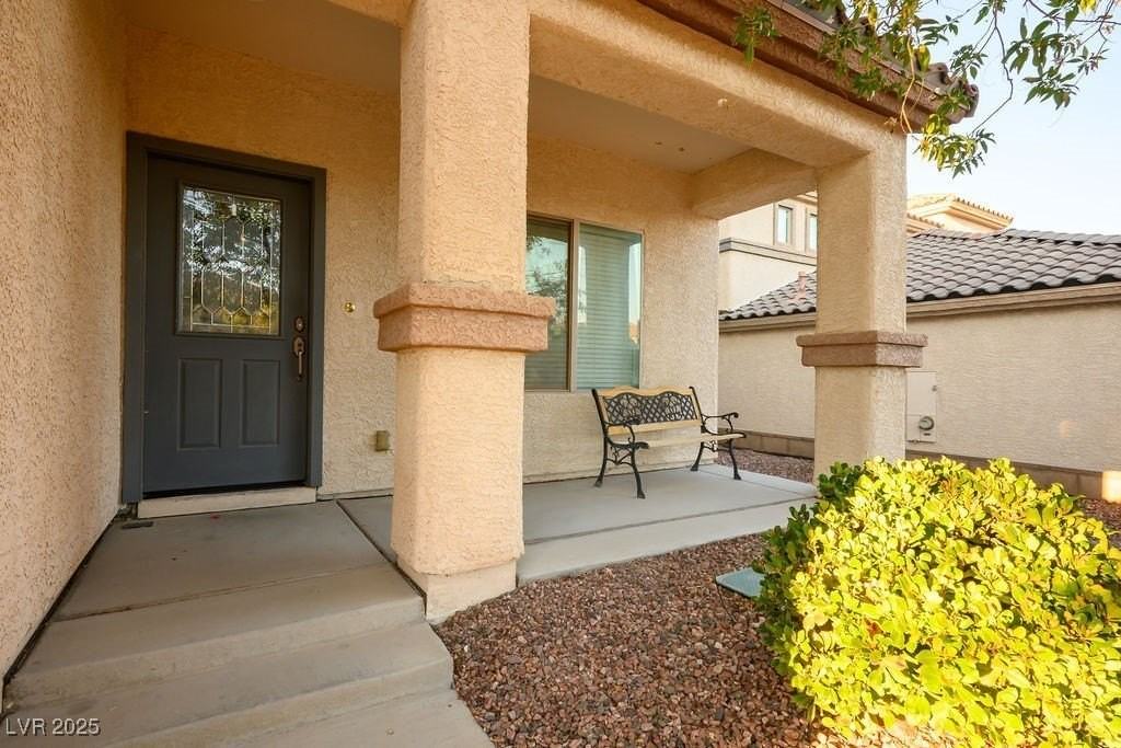 220 Dominican Ave - Photo 4 of 33