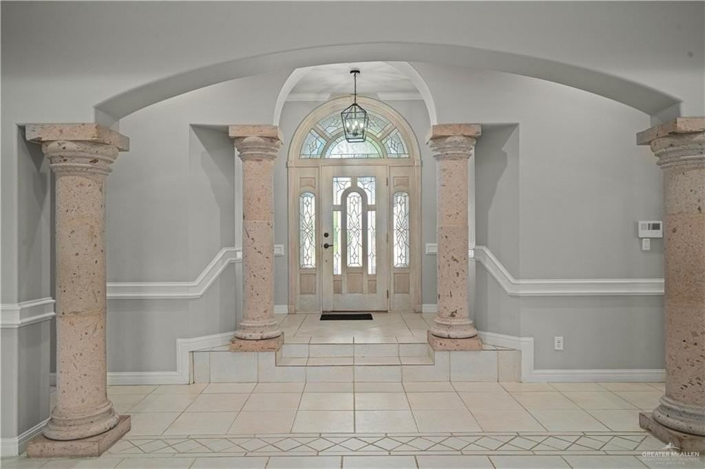 10212 N 12th St - Photo 4 of 22