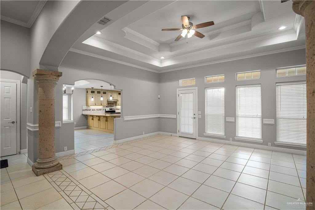 10212 N 12th St - Photo 5 of 22