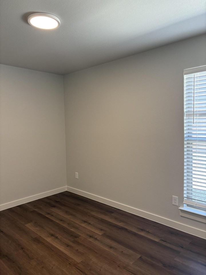 2119 Langford Avenue - Photo 6 of 12