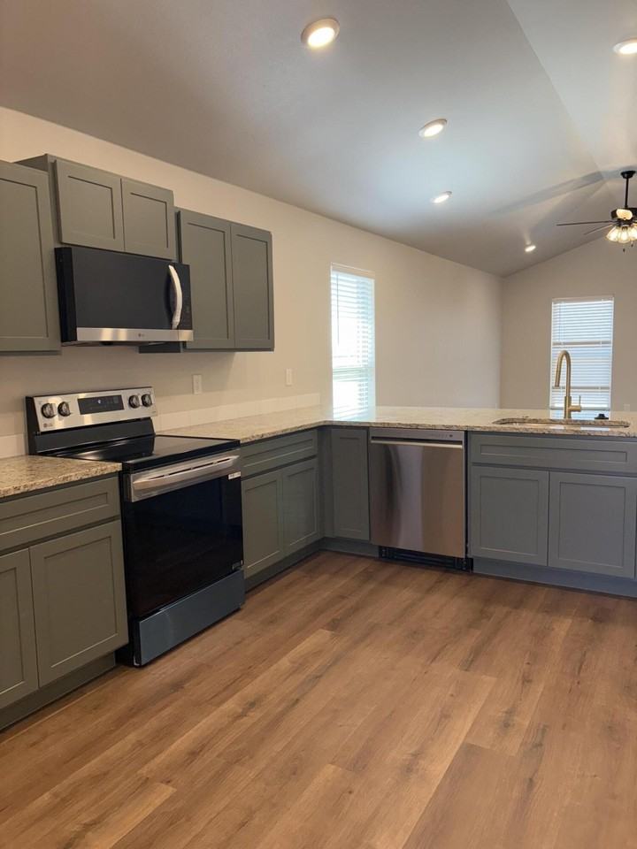 2119 Langford Avenue - Photo 2 of 12