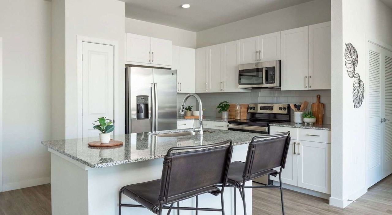 9219 Vista West Dr #02-231 - Photo 2 of 8