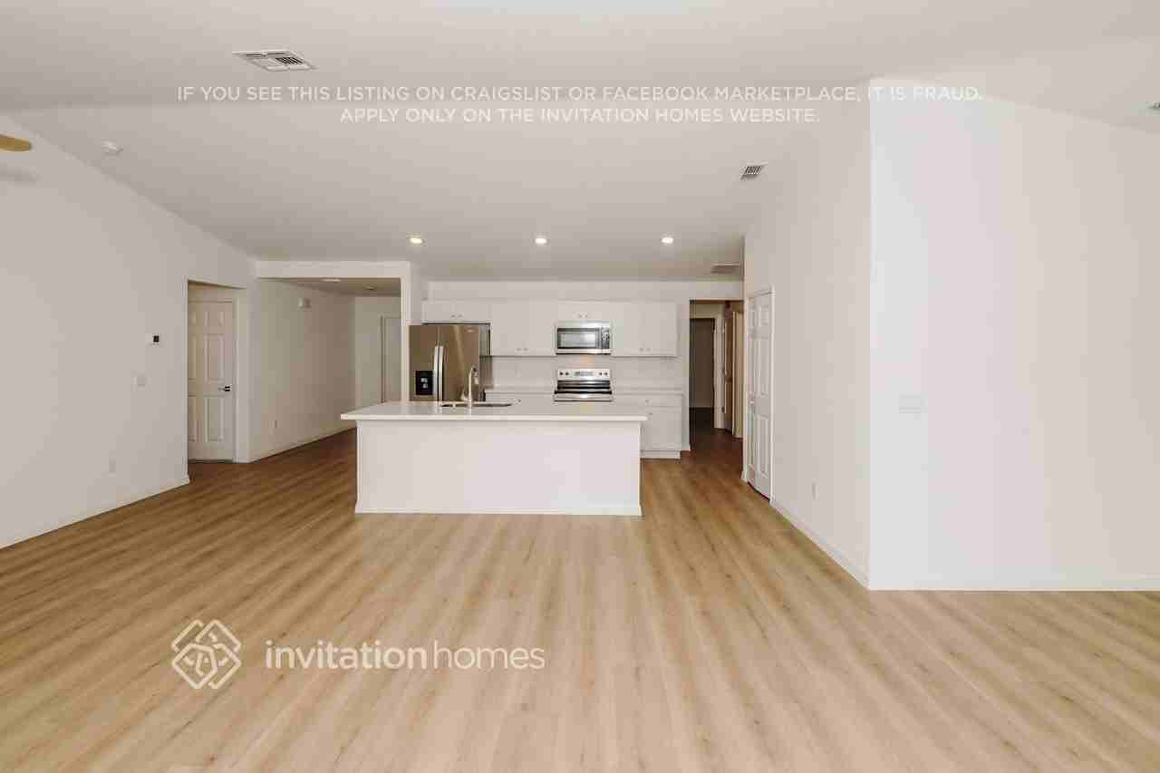 94 Brittany Ln - Photo 5 of 16