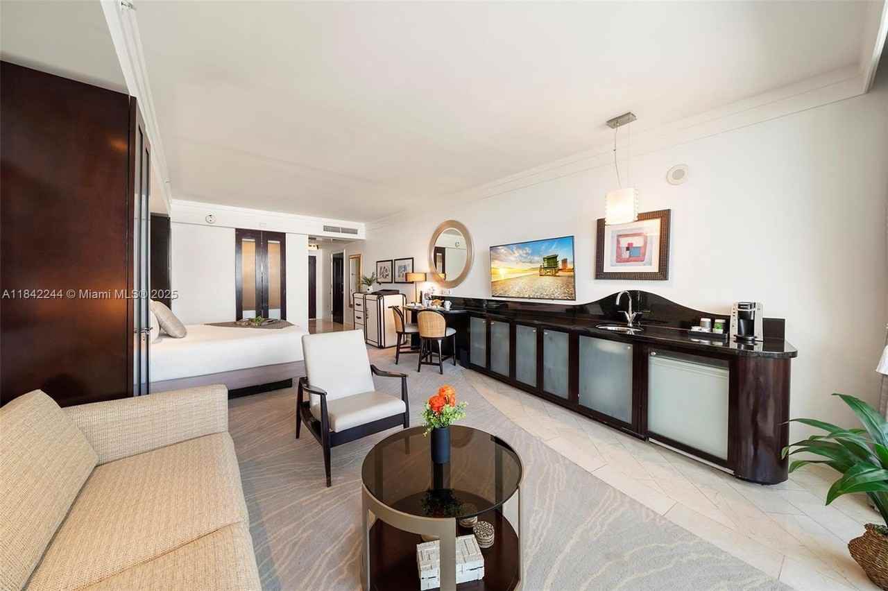 4391 Collins Ave #802 - Photo 2 of 39