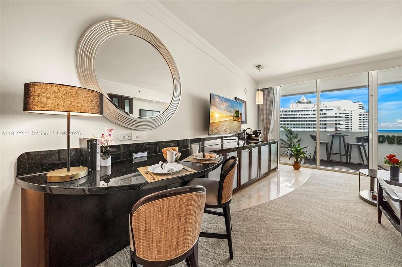 4391 Collins Ave #802 - Photo 3 of 39