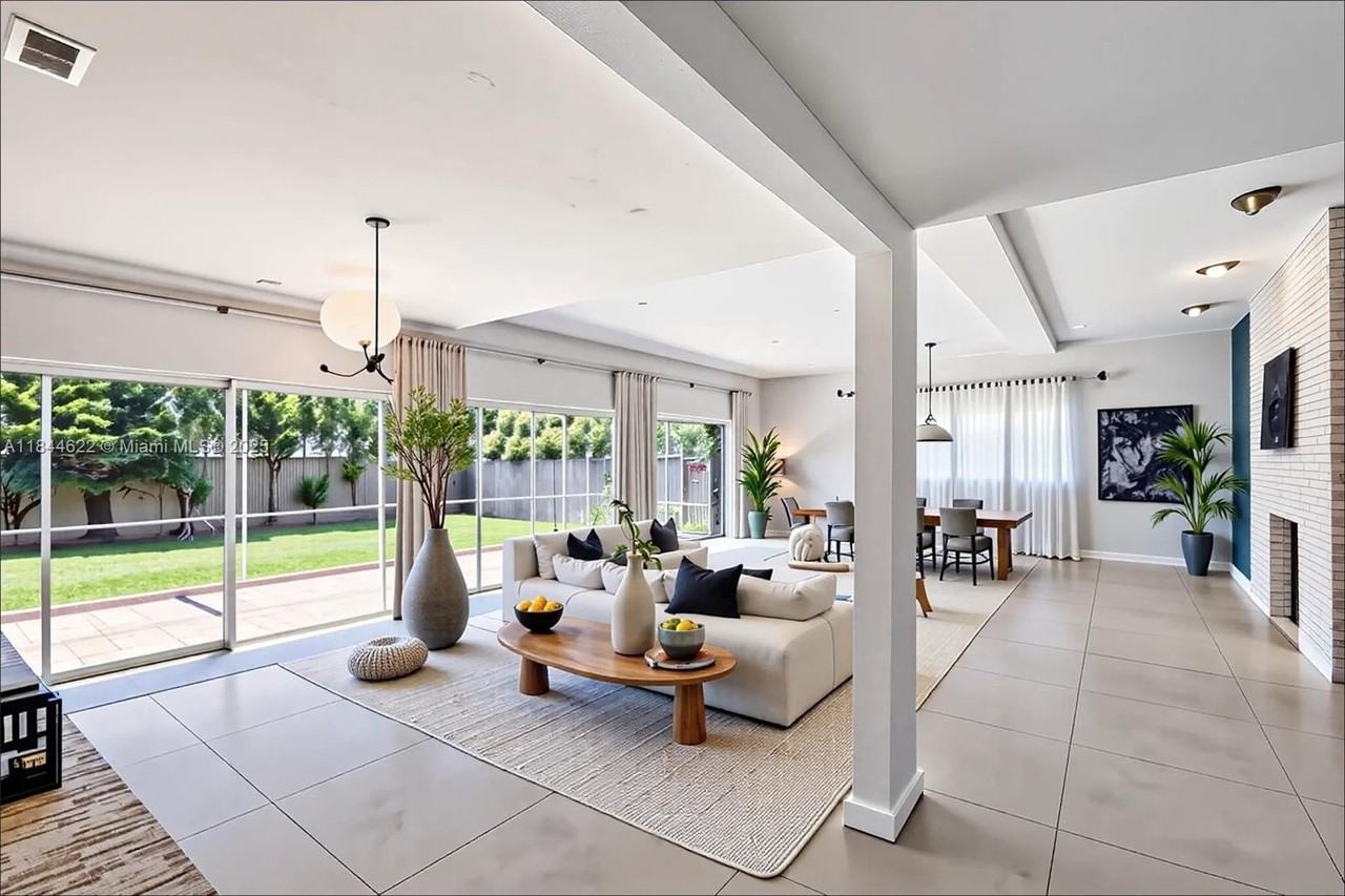 1940 Ne 185th Ter - Photo 3 of 28