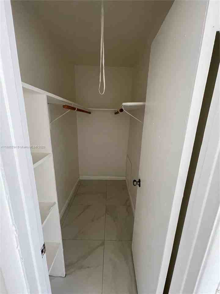 801 N H St #13 - Photo 6 of 10