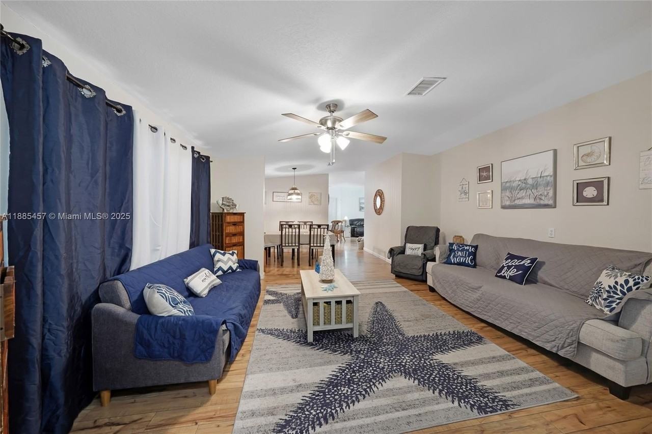 945 Plantation Rd #945 - Photo 5 of 50