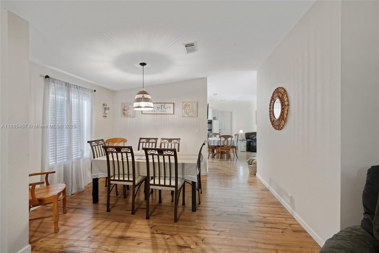 945 Plantation Rd #945 - Photo 7 of 50