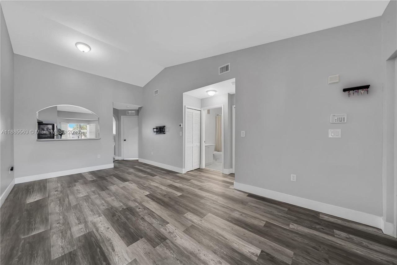 1261 Se 27th St #203 - Photo 6 of 18