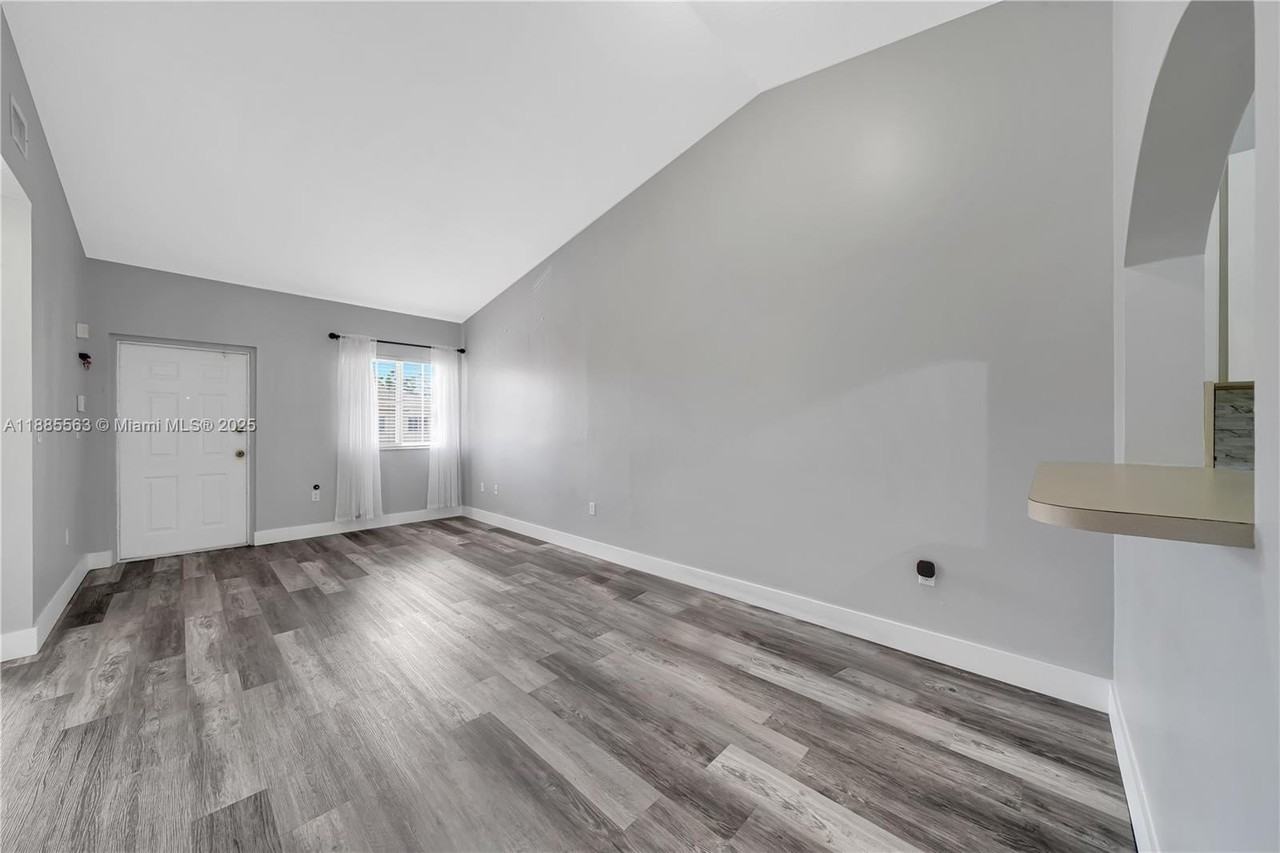 1261 Se 27th St #203 - Photo 7 of 18