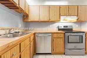 1018 Twin Lakes Dr #21A - Photo 5 of 38