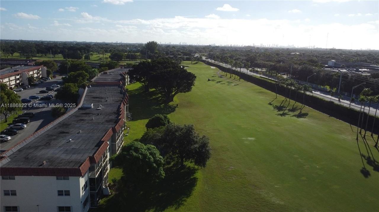 9820 South Hollybrook Lake Drive #106 - Photo 3 of 18