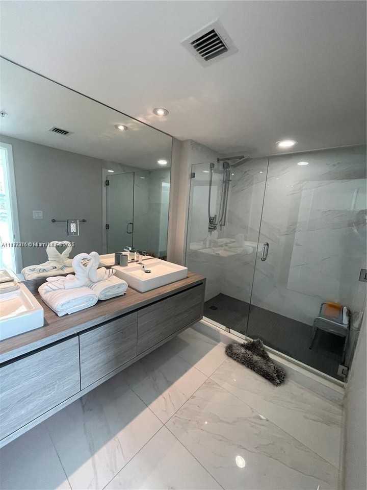 400 Sunny Isles Blvd #317 - Photo 7 of 11