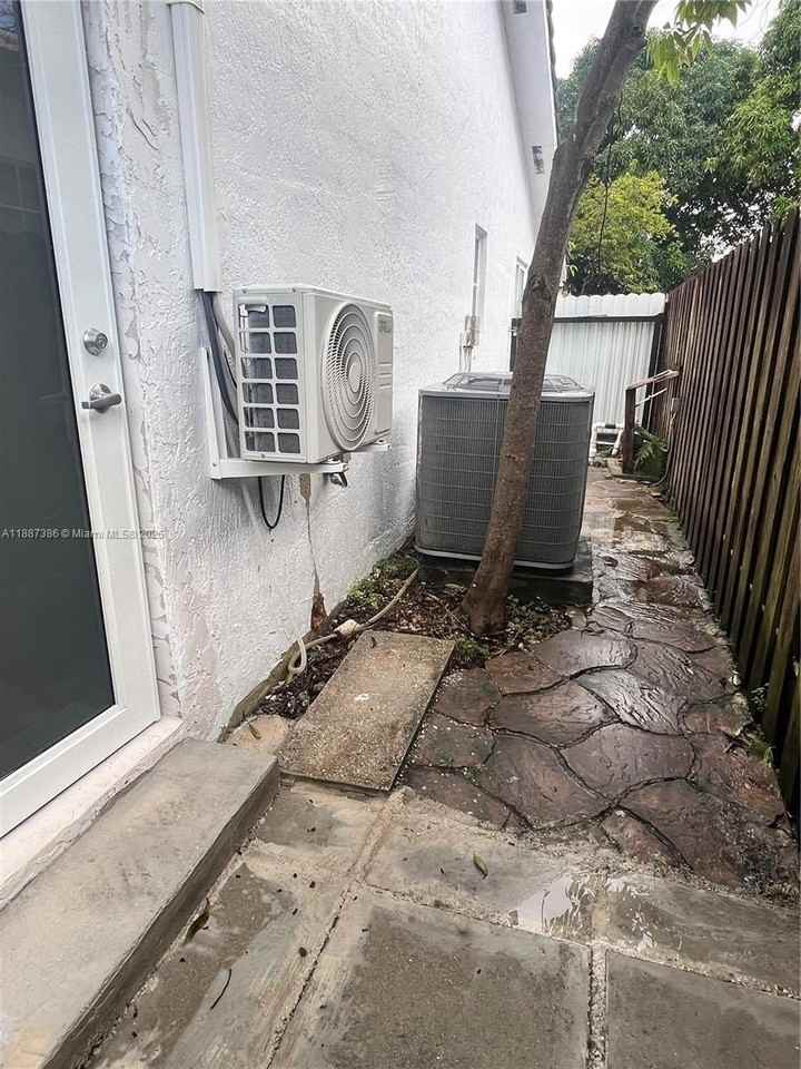 14763 Sw 173rd Ter #0 - Photo 2 of 22