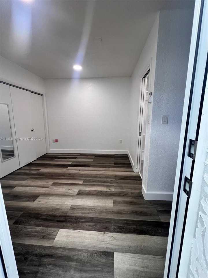 14763 Sw 173rd Ter #0 - Photo 5 of 22