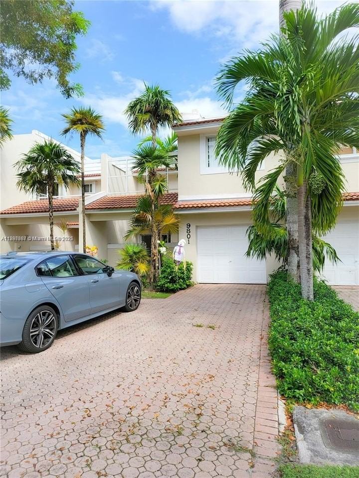 9801 Nw 45th Ln - Photo 2 of 16