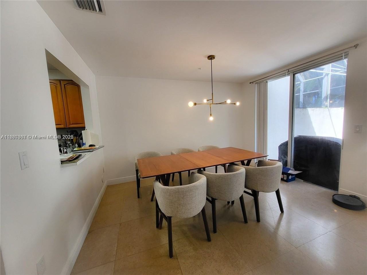 9801 Nw 45th Ln - Photo 4 of 16