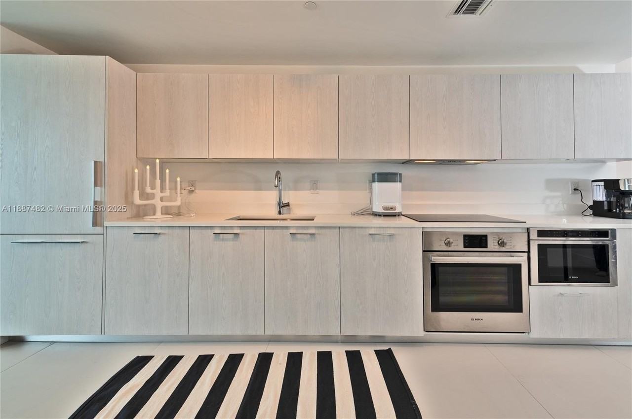 501 Ne 31st St #2001 - Photo 2 of 23