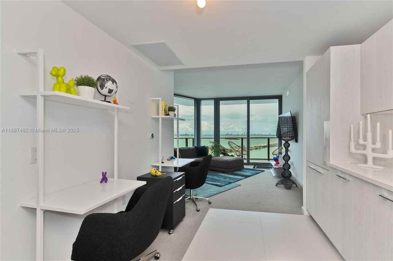 501 Ne 31st St #2001 - Photo 5 of 23