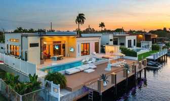 featured image of 2225 Ne 19th St