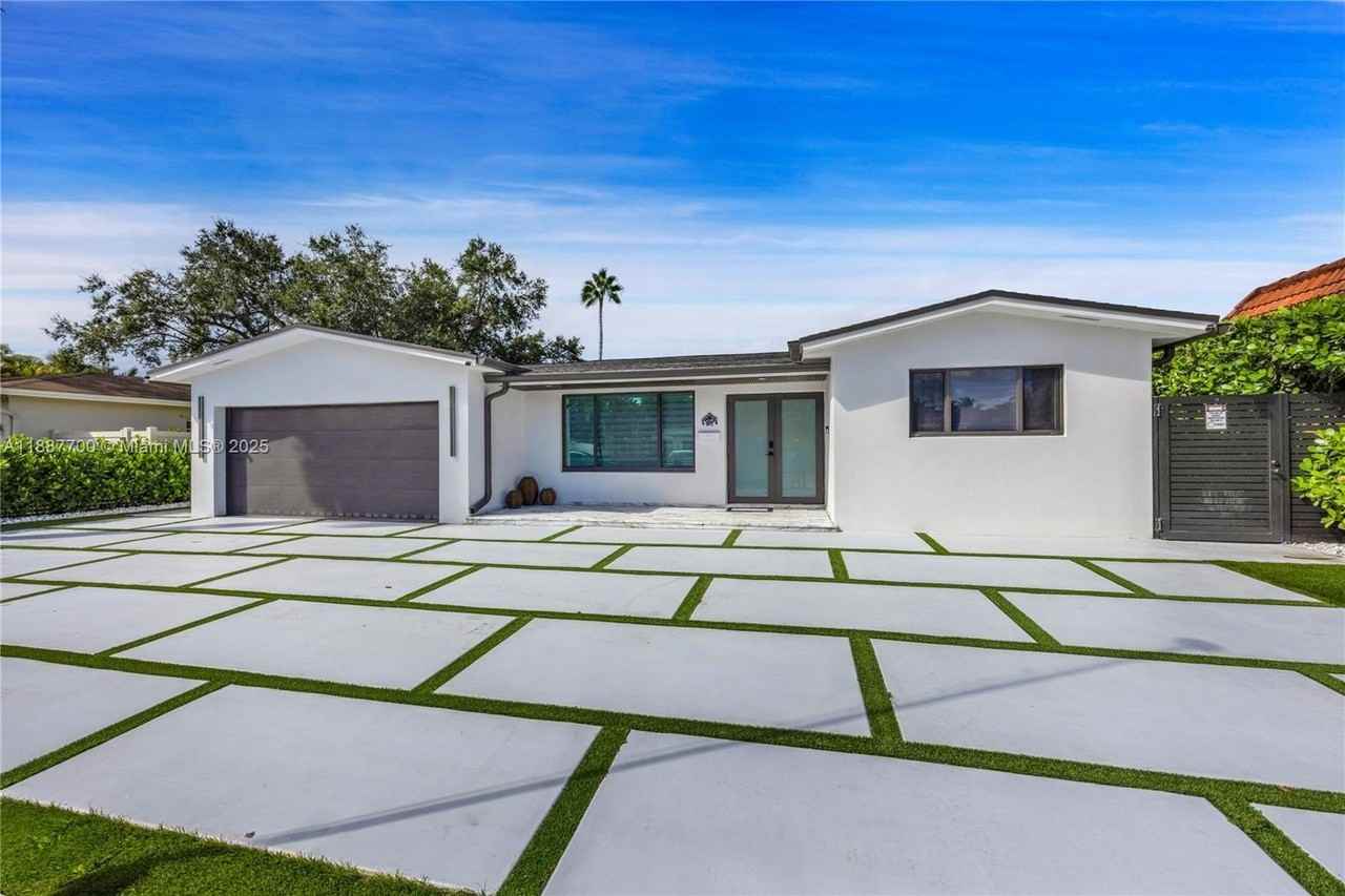 5501 Mckinley Street - Photo 4 of 50