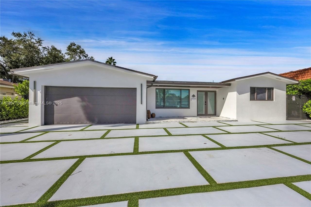 5501 Mckinley Street - Photo 5 of 50