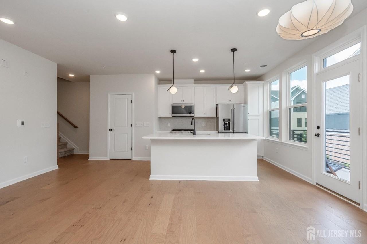 620 Sadie Cir - Photo 5 of 32