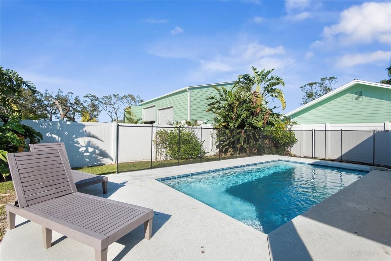 27 Malacompra Rd - Photo 2 of 50